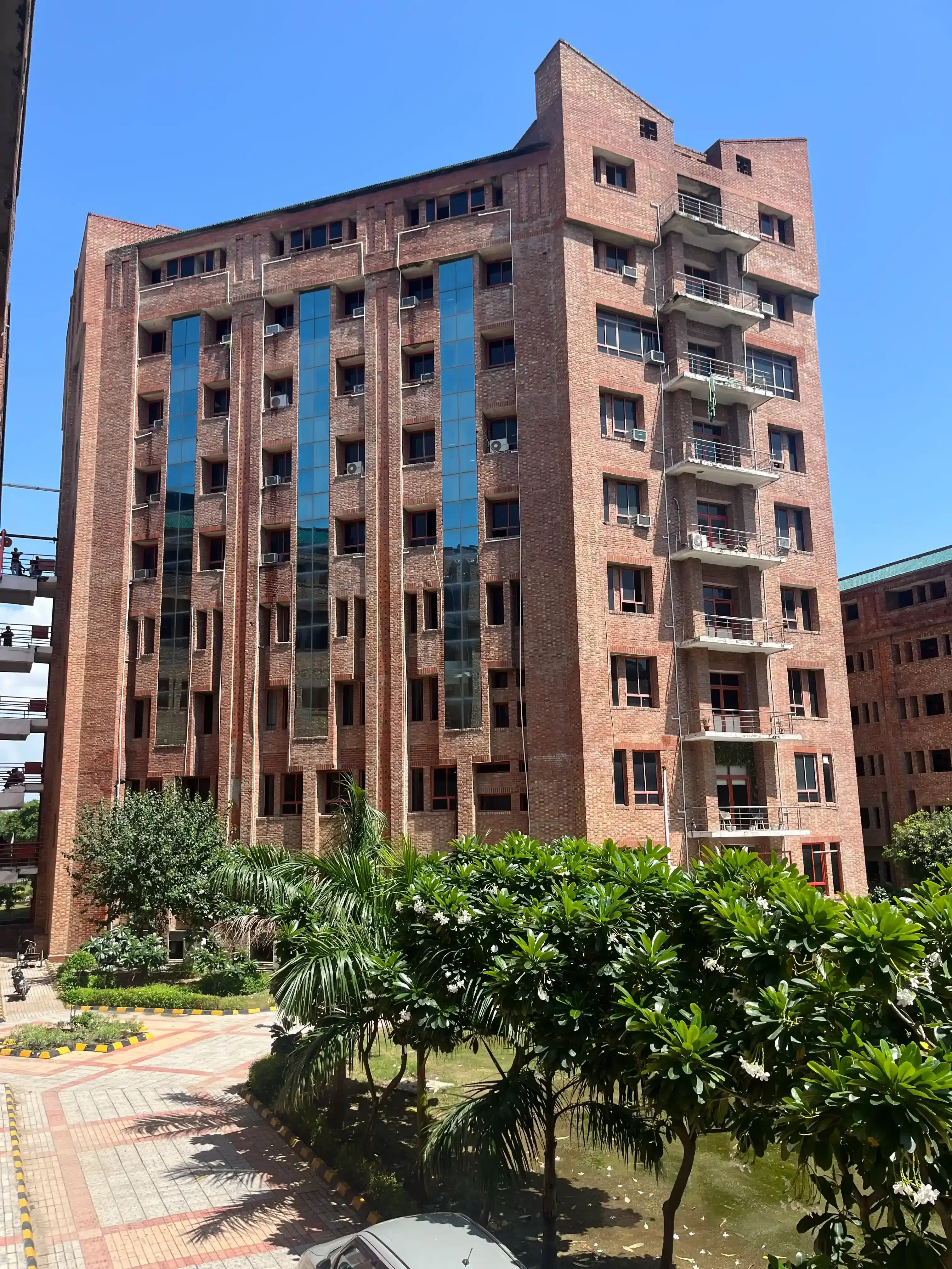 Sharda University Academic Building photo 19